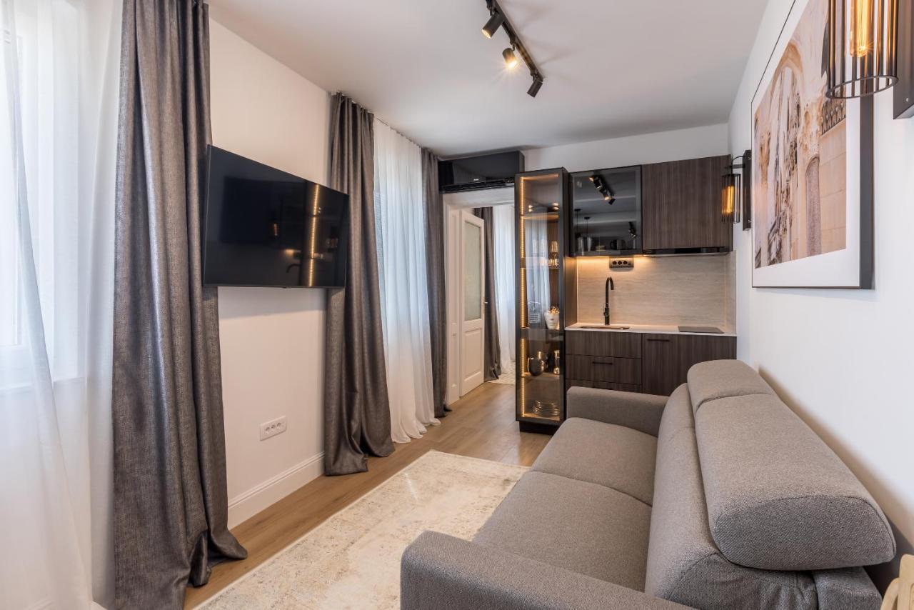 Palazzo Romano Suite 1 สปลิท ภายนอก รูปภาพ
