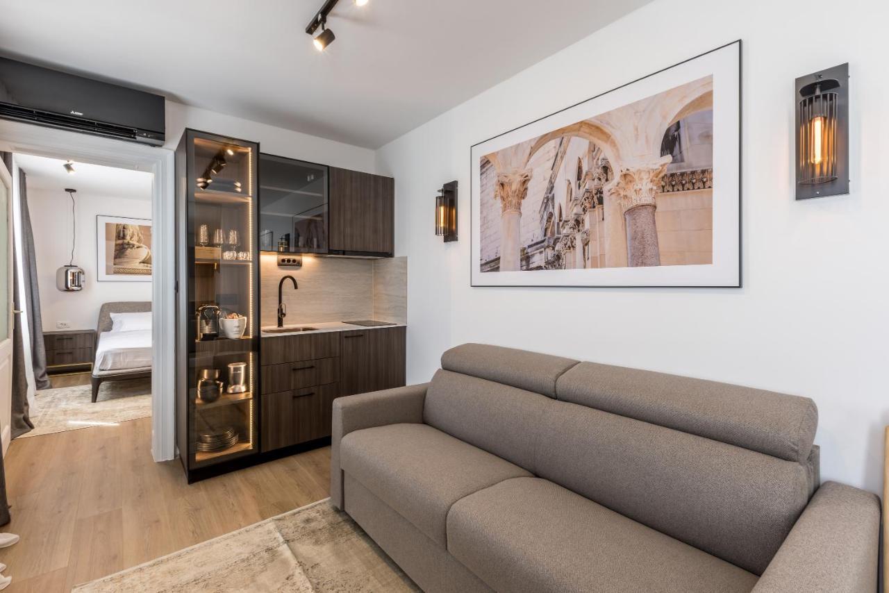 Palazzo Romano Suite 1 สปลิท ภายนอก รูปภาพ